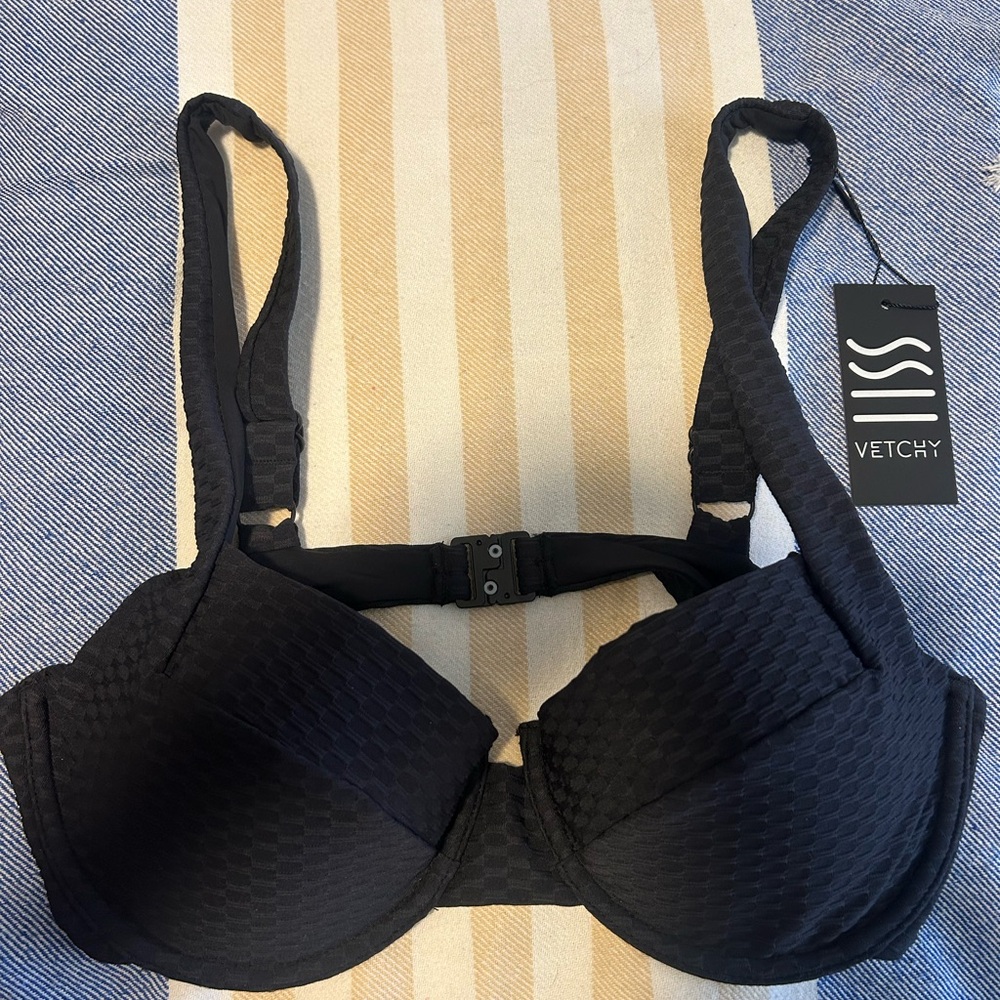 Vetchy Bikini Top